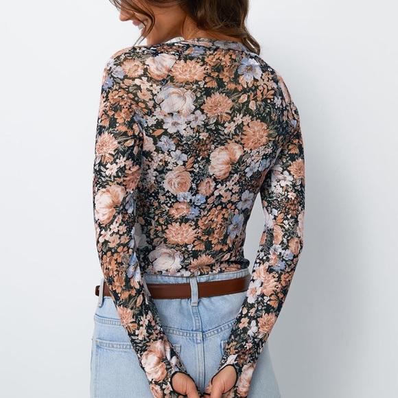 Floral Long Sleeve Top - Picture 3 of 5